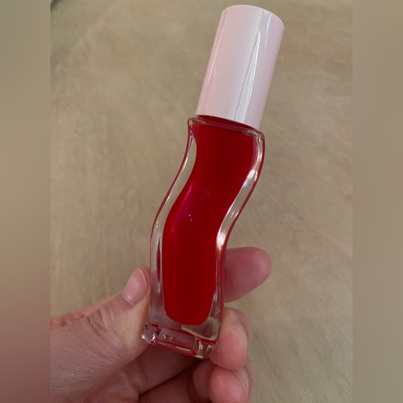 Gisou Honey Infused Lip Oil - Strawberry Sorbet - Picture 2 of 2